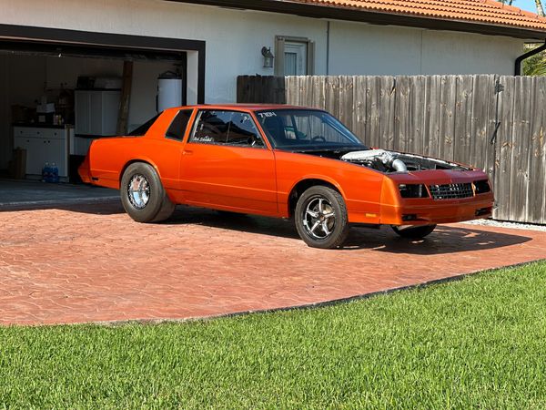 Fully wrapped drag race car