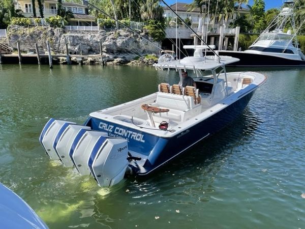 Name and port harbor in silver
and blue color match strip on motors