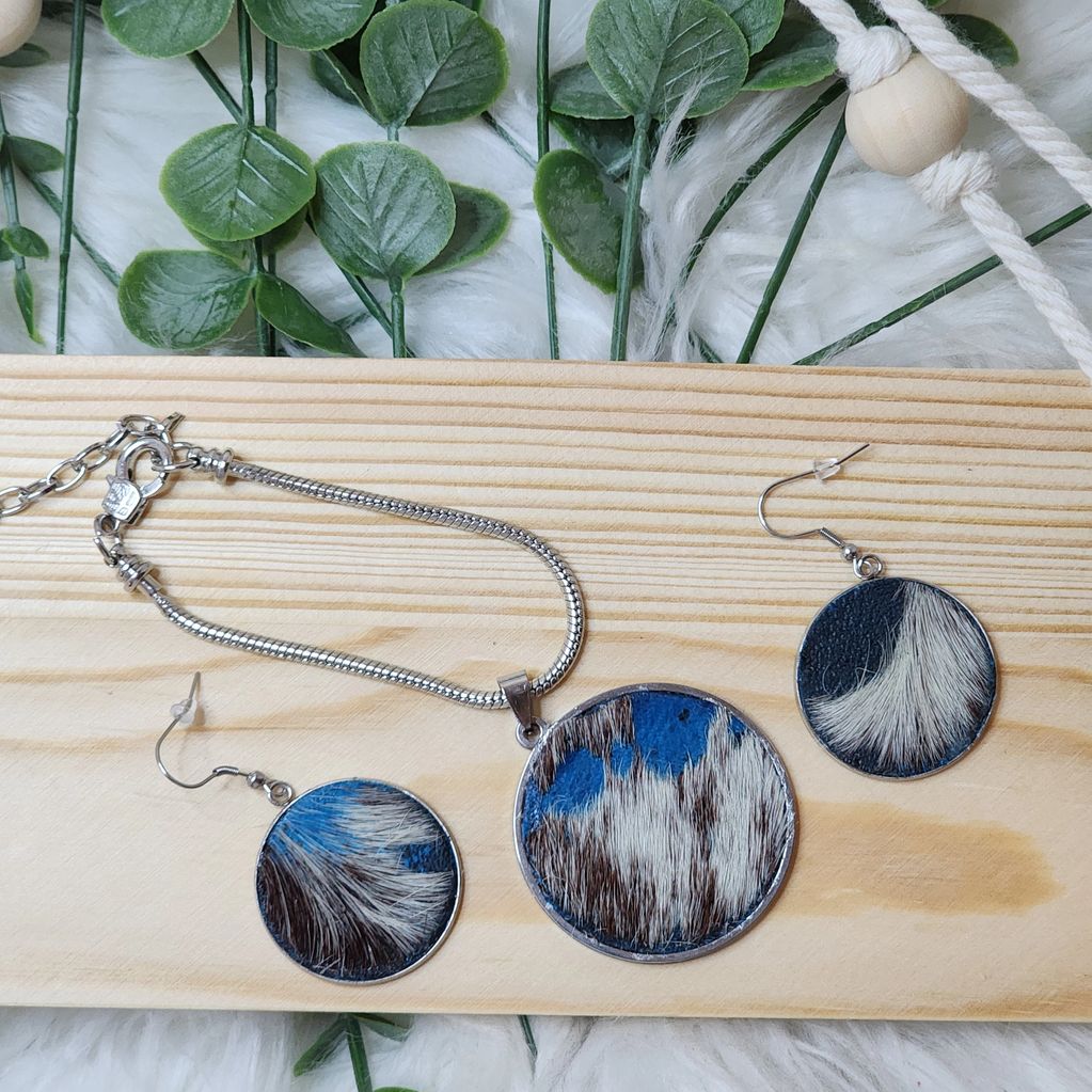 Many different colors available.  Contact me for more info. 