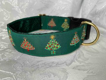 Pine green dog collar with Xmas Trees