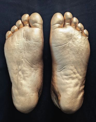 Memorial casts of adult man's feet