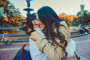 COUPLES PHOTOGRAPHER NYC - hug each other couple engagement photo 