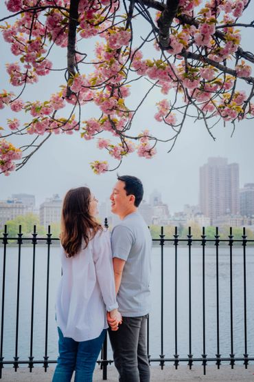 couple proposal photo shoot in a lake 