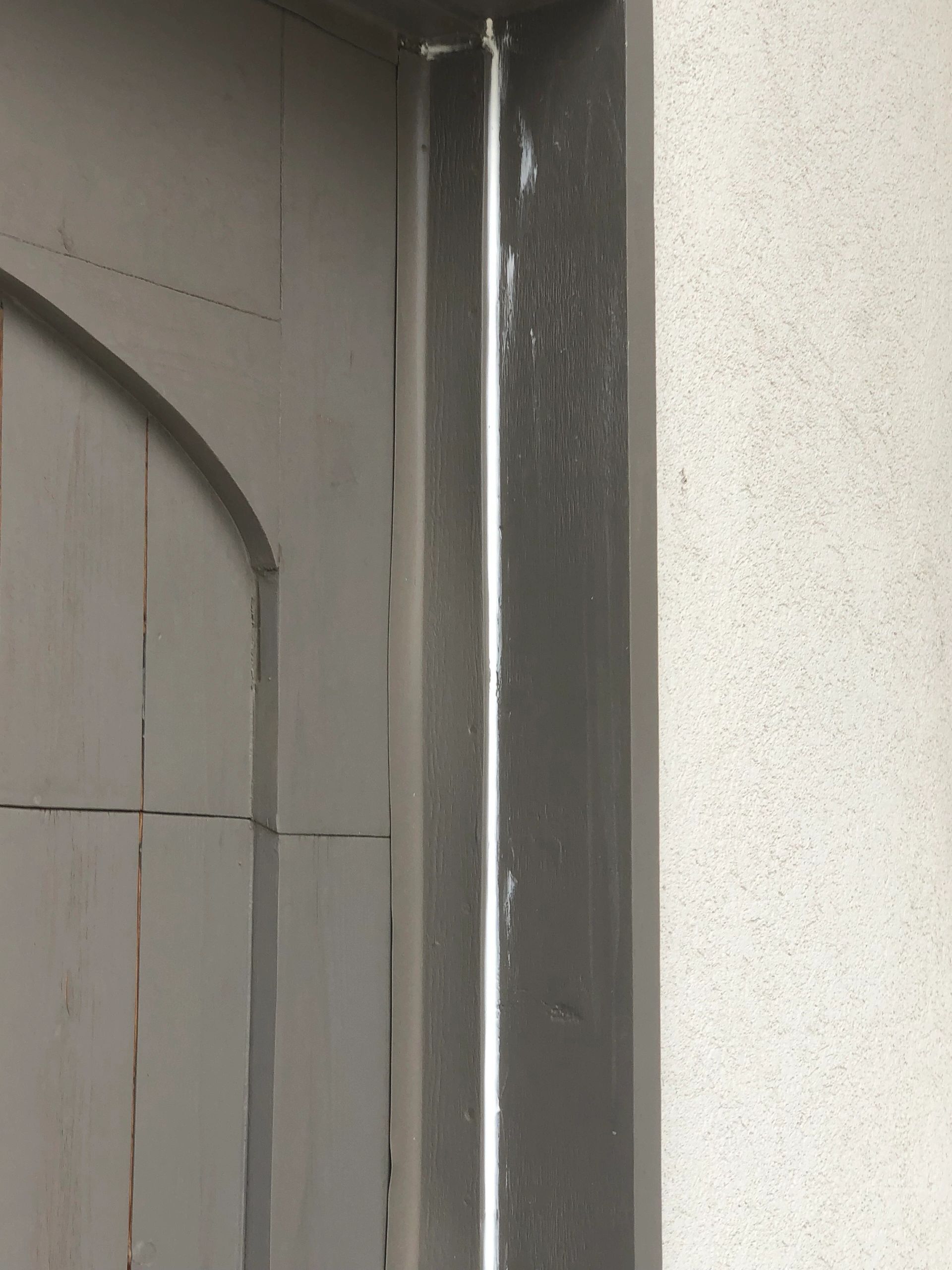grage door frame caulking