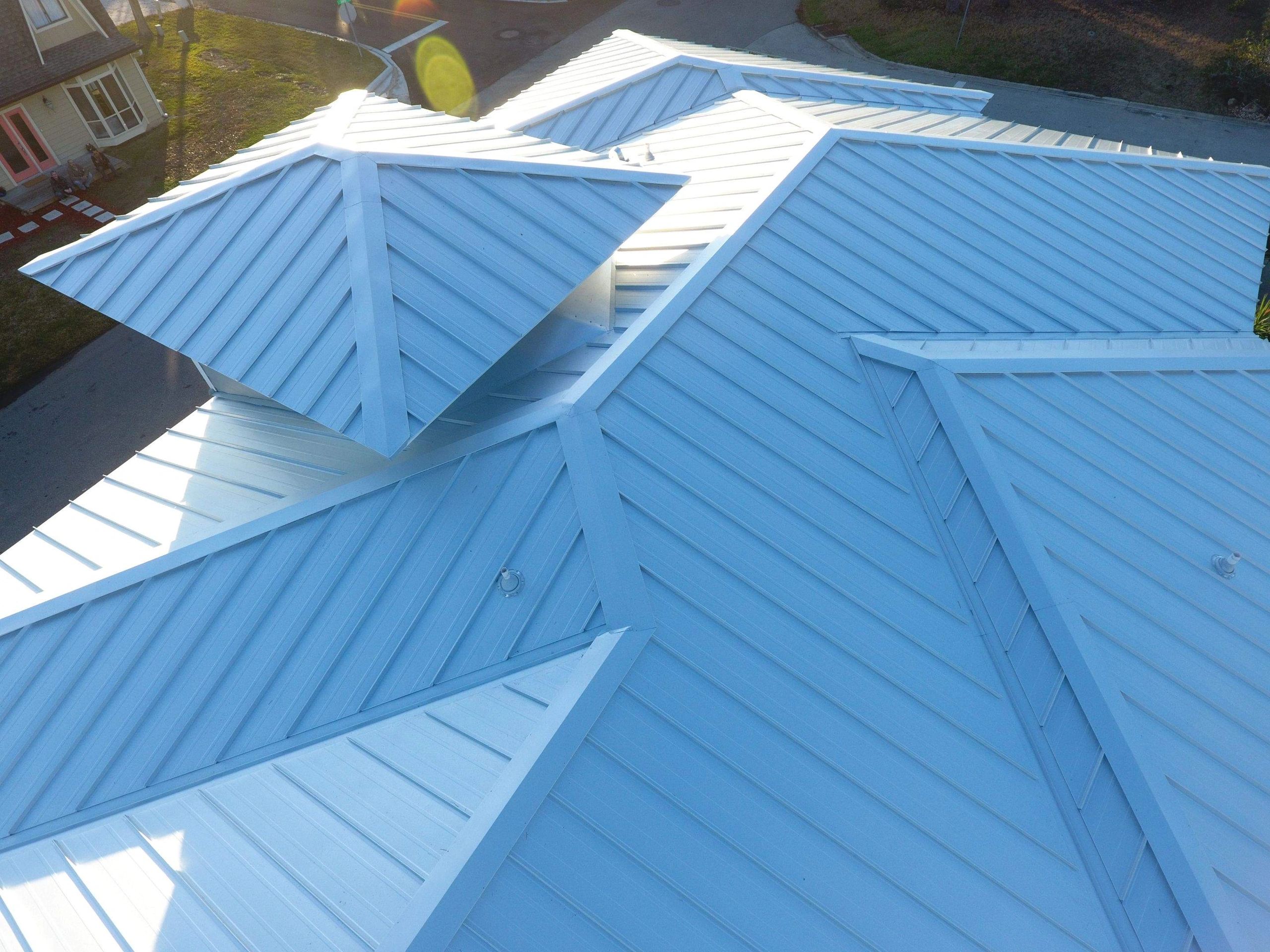 Exposed Fastener Metal Roof vs. Concealed Fastener Metal Roof