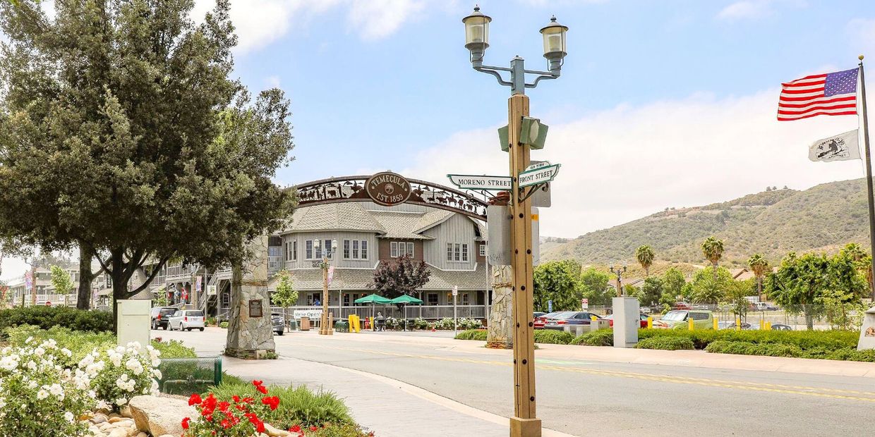 Downtown Temecula ready for board up services.