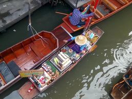 Floating market