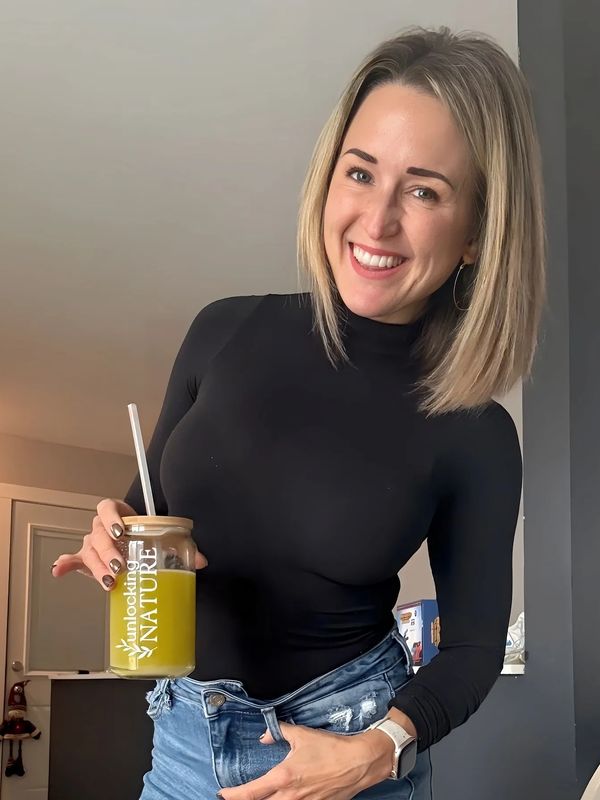 Feeling FABULOUS with Make Wellness bioactive precision peptides in my glass!