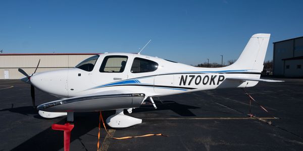 Cirrus SR20 G6 plane