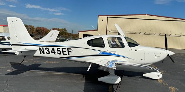 Cirrus SR20 G6 plane