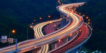 CLOUDERA | DATA DRIVES BUSINESS - IOT