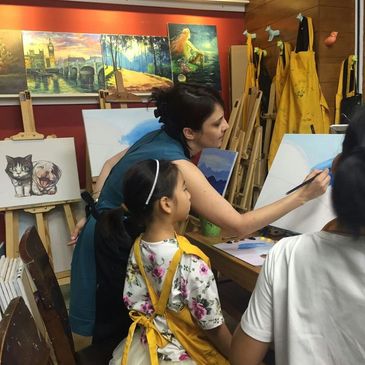 We offer a variety of art programs and resources for adults, teens and young learners to engage with