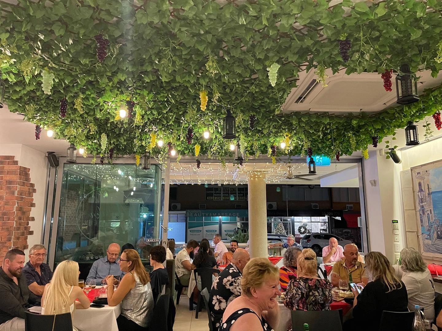 ANTIKA Bar & Grill Macedonian Restaurant, Balkan Restaurant