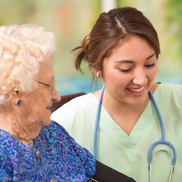 Nursing doing Home Healthcare Evaluation