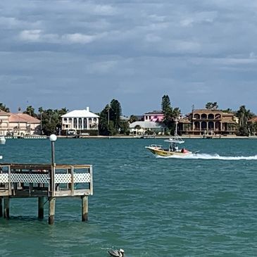 Homes on the water. Ocean front properties 