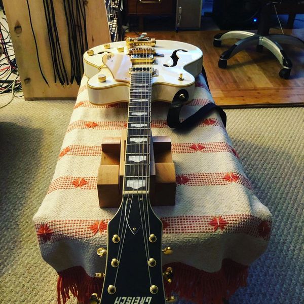 Professional guitar service setups custom modifications near Sarnia Ontario trusted local technician