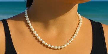 Freshwater-pearl-necklsce-elegsntly-wirn-on-a-woman