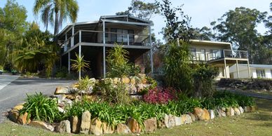 Blenheim Beach House - across the road from the beach. Just down the road to Hyams Beach.