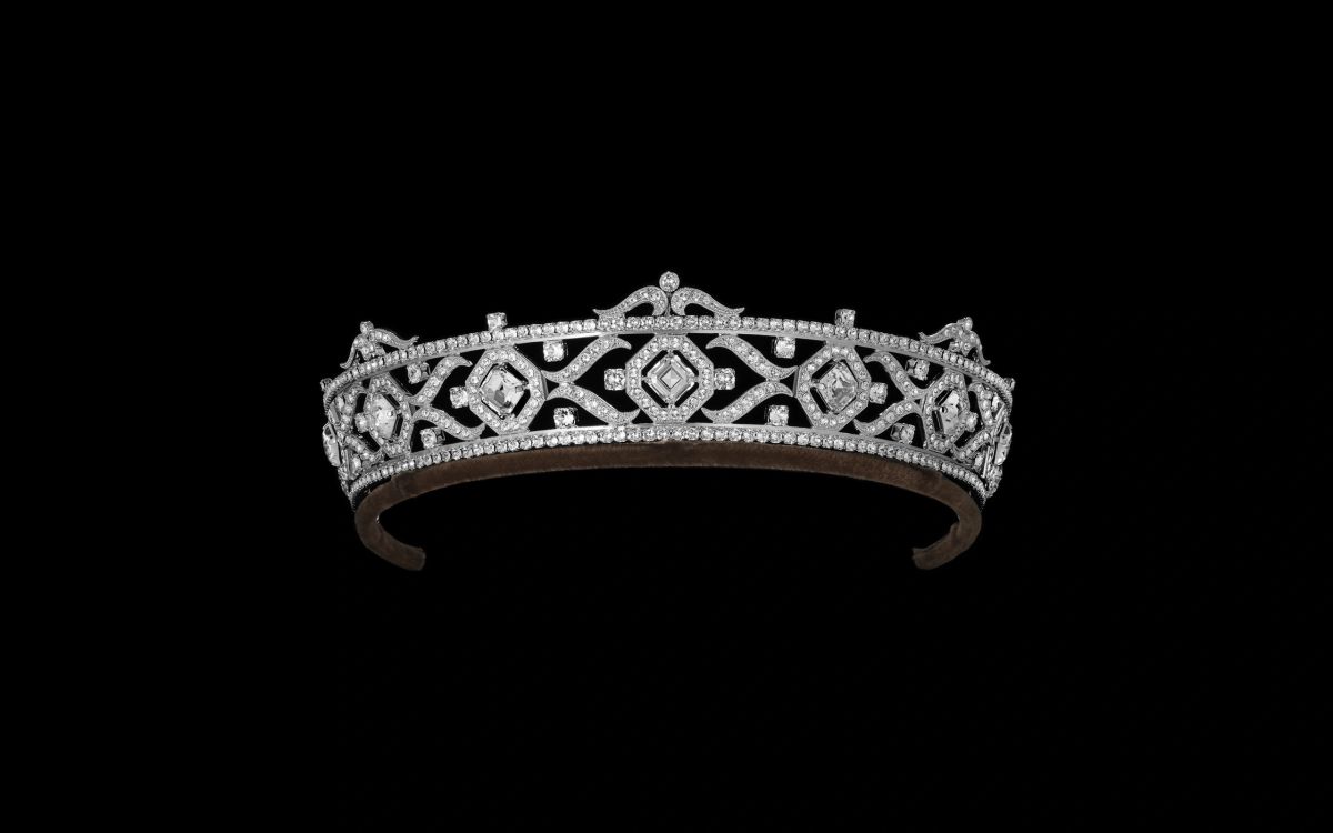 Tiara Square Crystal Square Cut and Chevron Band Shaped Tiara