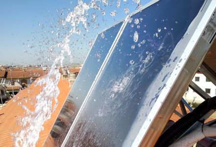 Mantenimiento de placas solares en Granada, Málaga, Sevilla, Cordoba y Almería. 