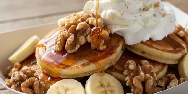 Maple walnut pancakes with banana 