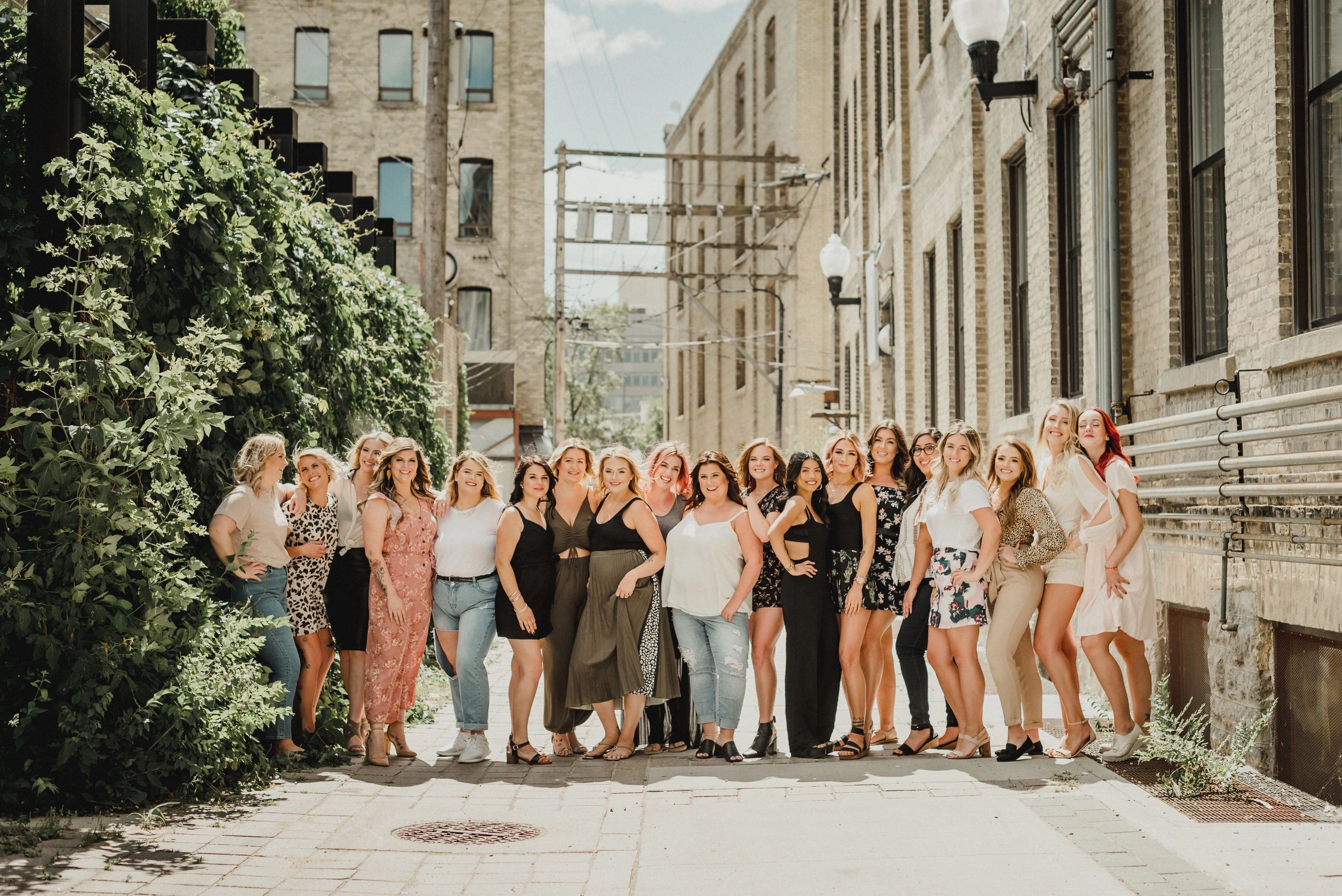 Salon, Beauty Bar Fifth Winnipeg Winnipeg, Manitoba FIFTH Hair