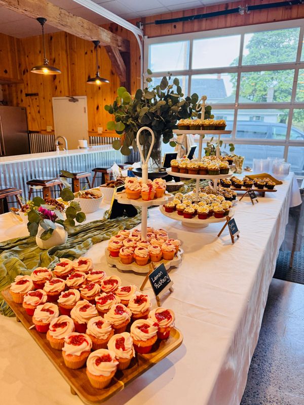Mini cupcakes make the best bite!