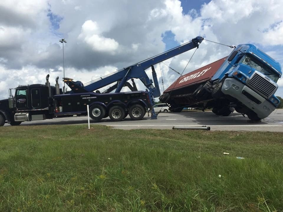 All American Towing Inc Heavy Duty Towing, Wrecker Service Gulfport