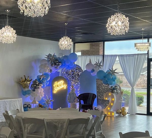Cinderella decor in blue and silver, bibbidi bobbidi decor for a 2nd birthday party at Suite Events.