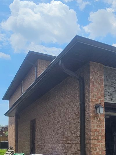 Eavestrough and downpipes installed in Mississauga