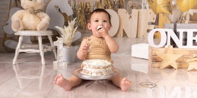 Cake smash photoshoot with adorable baby, Auckland studio