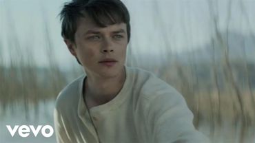 Dane Dehaan on set of Imagine Dragons music viideo
Makeup + Hair by Allison Pynn, assisted by Heathe