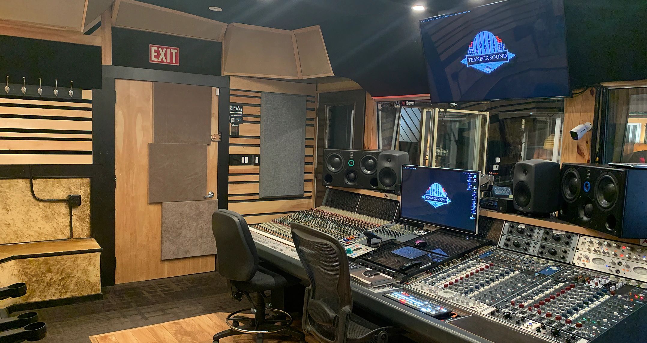 Real studio photo for Teaneck Sound