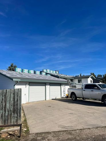 Shingle install in Invermere 