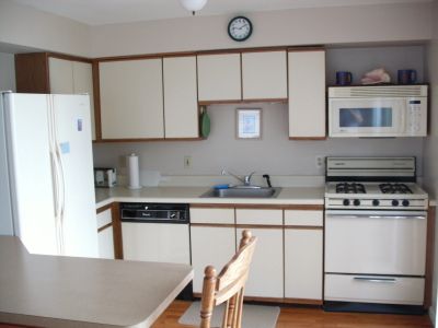Kitchen with breakfast peninsula