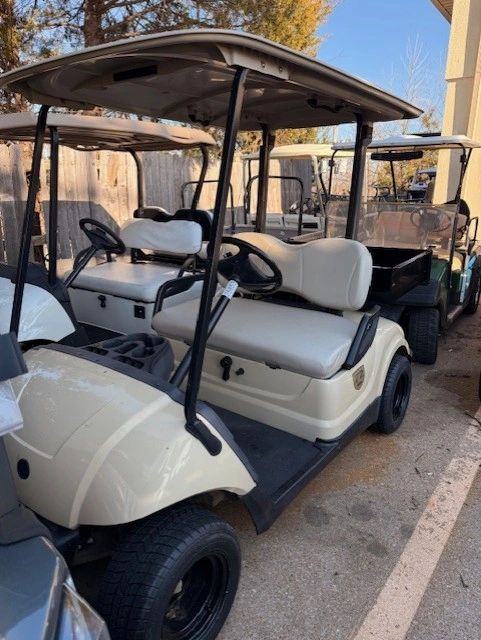 2015 Yamaha 2 seater with a bed box