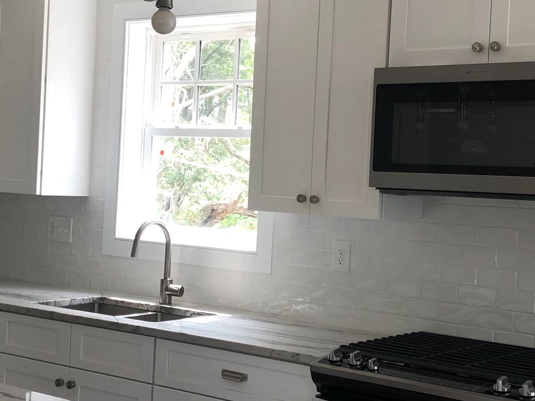 {"blocks":[{"key":"87djb","text":"Classic crisp subway tile with a little twist to catch the light giving it that handmade look.","type":"unstyled","depth":0,"inlineStyleRanges":[],"entityRanges":[],"data":{}}],"entityMap":{}}