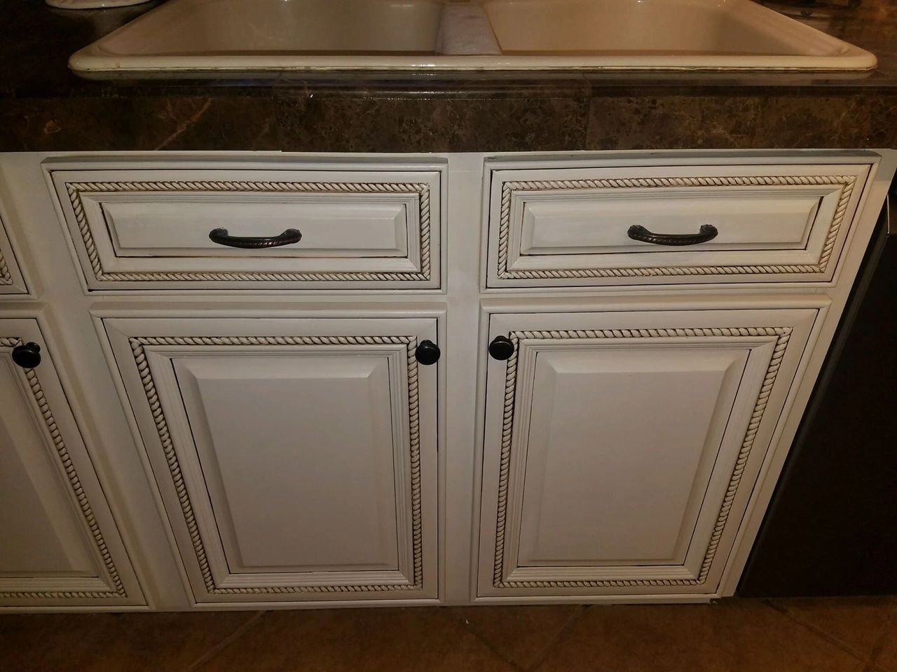 Antique White With Pinstripe Glaze