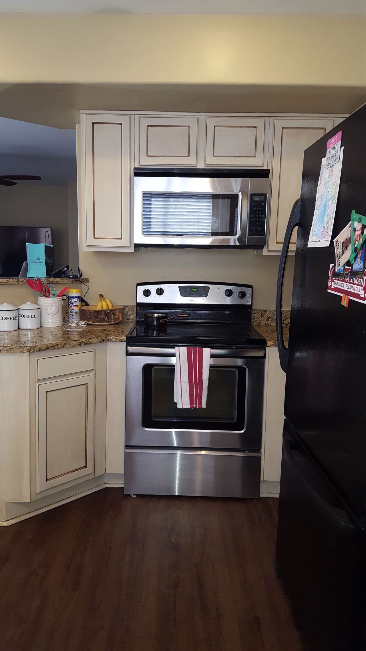 Antique Glazed Kitchen Cabinets