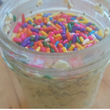 birthday cake overnight oats