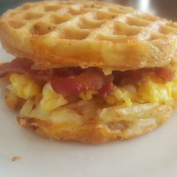 Making A Scrambled Egg In A Dash Mini Griddle 