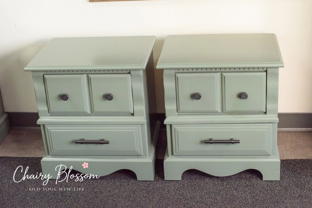  Vintage Inspired Wood Nightstands 