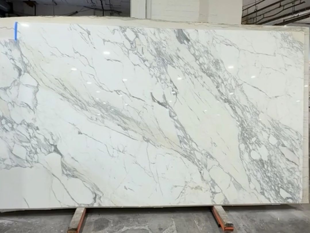 Calacatta Corchia slab
