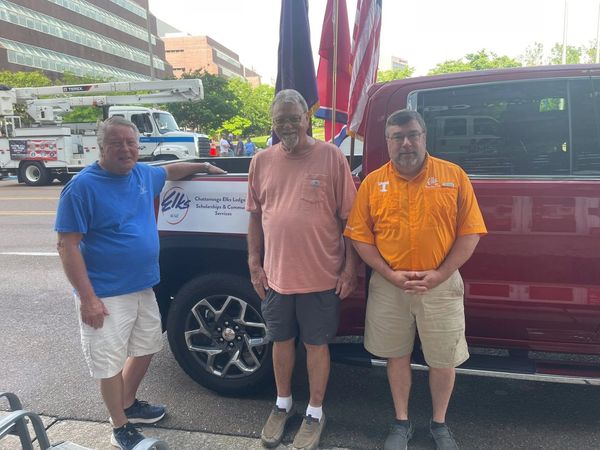 Chattanooga Elks support the Armed Forces Day Parade