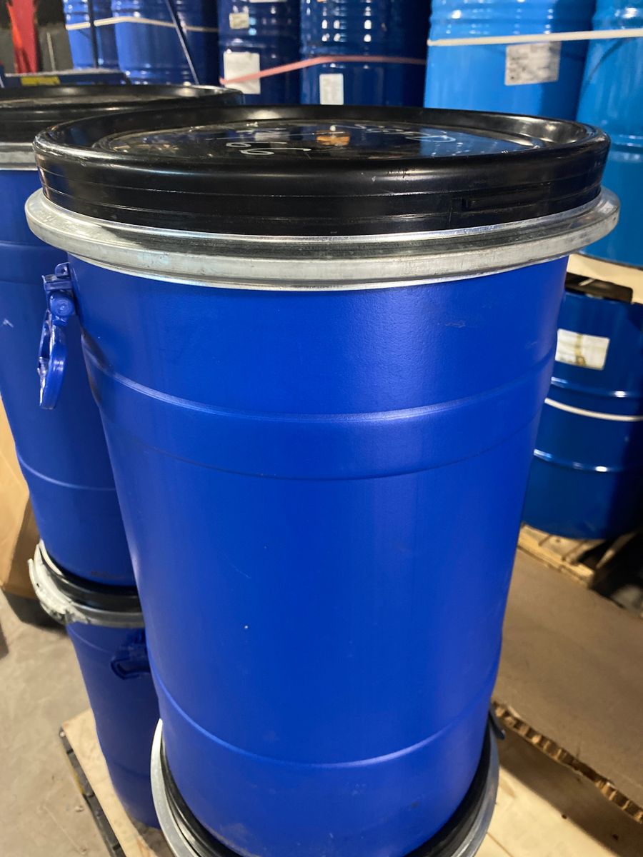 16 Gallon plastic Removable Lever Lock with handles Food Grade Barrel