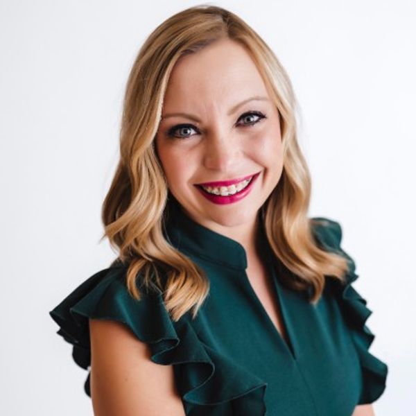 With 16 years of healthcare experience spanning oncology, hematology, and nurse advocacy, our nurse 