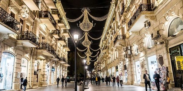 Nizami street Baku. Book Baku Azerbaijan tours with Oli Trips travel agency