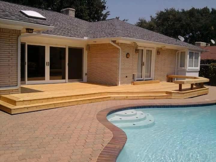 How to Choose a Deck Material That Is Right for You