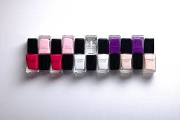 Nuestros esmaltes de uñas son para ti. Escoge tu color y llevátelo 