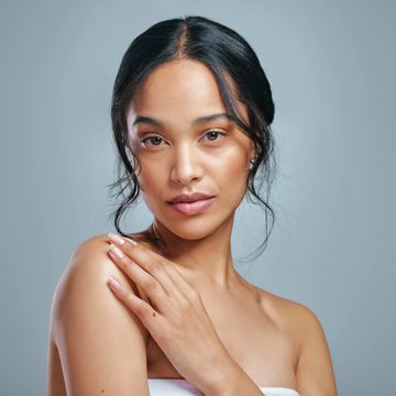 The treatment  lift, curl, and define your natural lashes to make them look longer and fuller. 